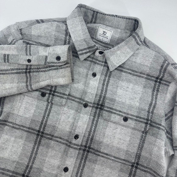7Diamonds Other - 7Diamonds Shirt Mens Large Grey Plaid Knit Flannel‎ Shacket Button Down L/S